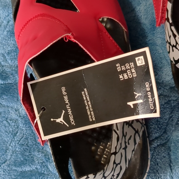 Jordan Flare Size 1y - Picture 5 of 6